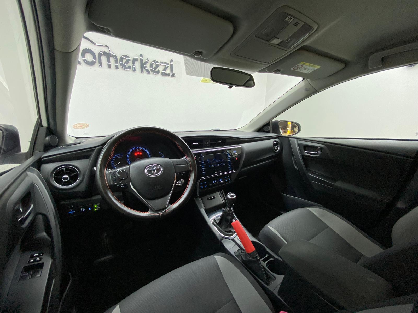 TOYOTA AURIS 13